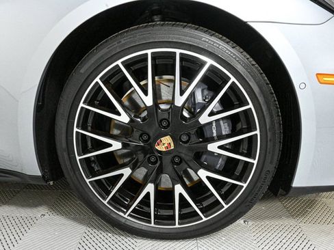 New 2025 Porsche Panamera 4 image 36