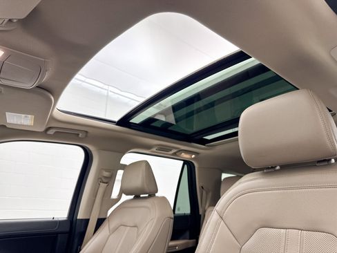 Used 2024 Ford Expedition Max Limited image 4