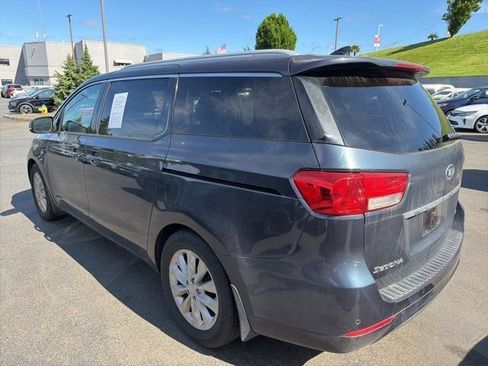 Used 2016 Kia Sedona EX FWD image 2