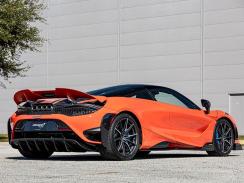Used 2021 McLaren 765LT image 24