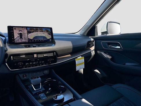 New 2026 Nissan Rogue Platinum image 25