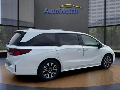 Used 2025 Honda Odyssey Elite image 11