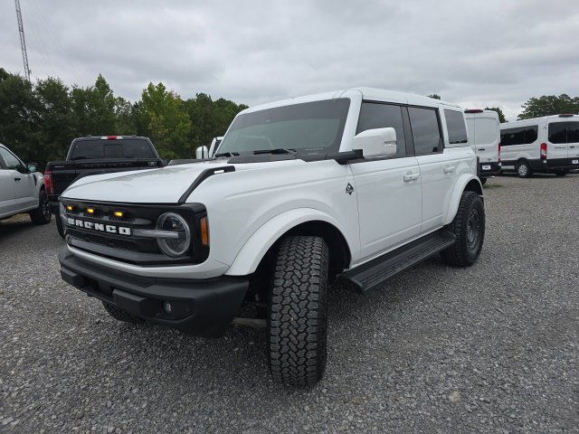 Used 2025 Ford Bronco Outer Banks AWD/4WD image 2