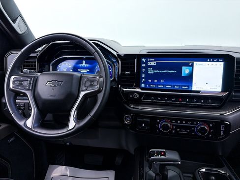 Used 2024 Chevrolet Silverado 1500 ZR2 w/ Technology Package image 9