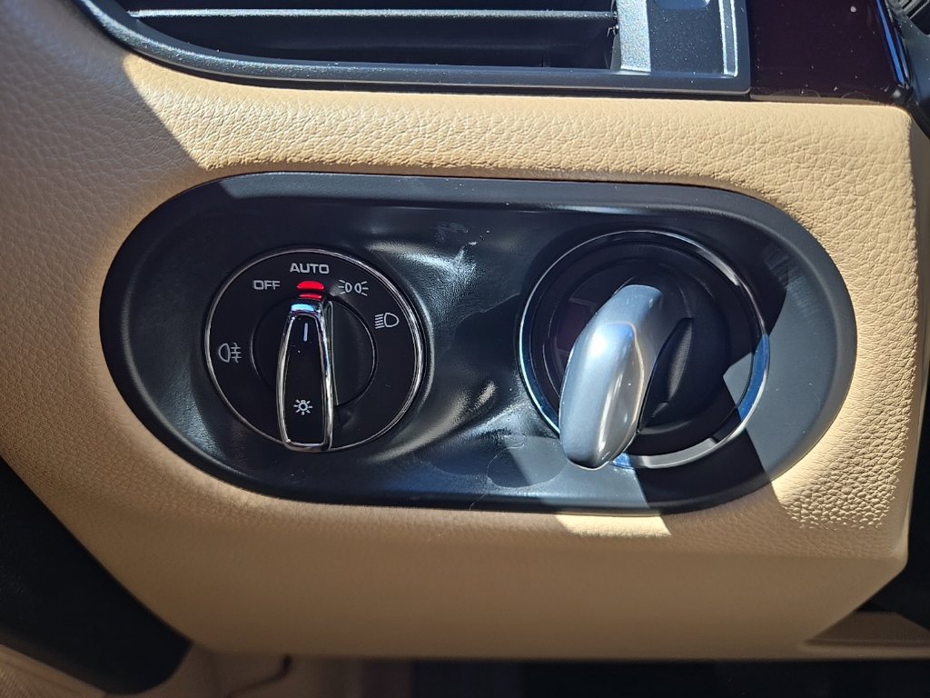 Used 2023 Porsche Macan AWD/4WD image 21