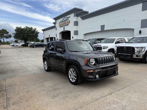 Used 2020 Jeep Renegade Latitude FWD image 40