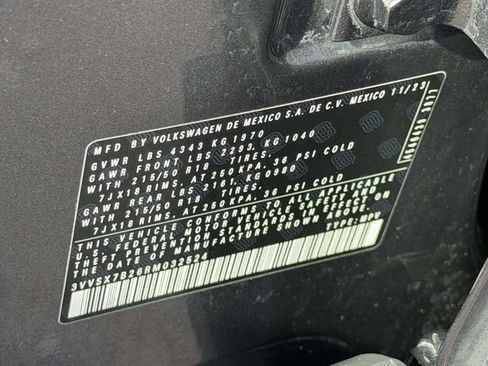 Used 2024 Volkswagen Taos SE image 25