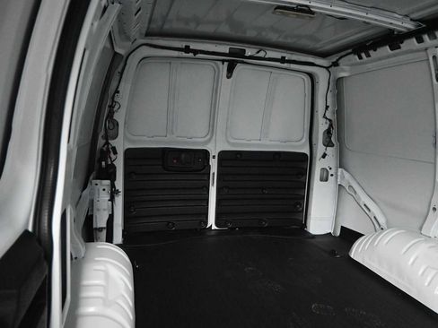 New 2025 GMC Savana 2500 w/ Driver Convenience Package RWD image 18