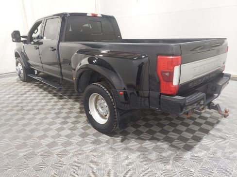 Used 2017 Ford F450 Platinum w/ Platinum Ultimate Package AWD/4WD image 3