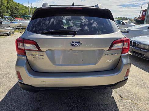 Used 2016 Subaru Outback 2.5i Premium AWD/4WD image 11