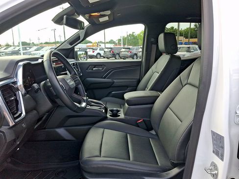 Used 2024 GMC Canyon Elevation w/ Elevation Premium Package AWD/4WD image 13