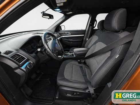 Used 2017 Ford Explorer XLT AWD/4WD image 10