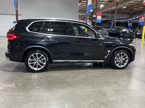 Used 2024 BMW X5 xDrive40i w/ Parking Assistance Package image 6