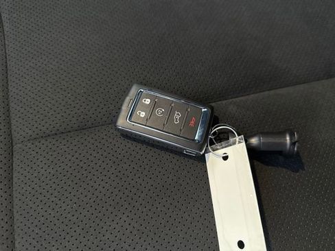 New 2025 Jeep Grand Cherokee L Altitude image 31