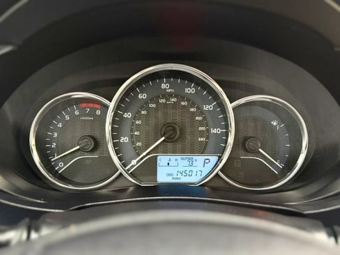 Used 2015 Toyota Corolla LE FWD image 19