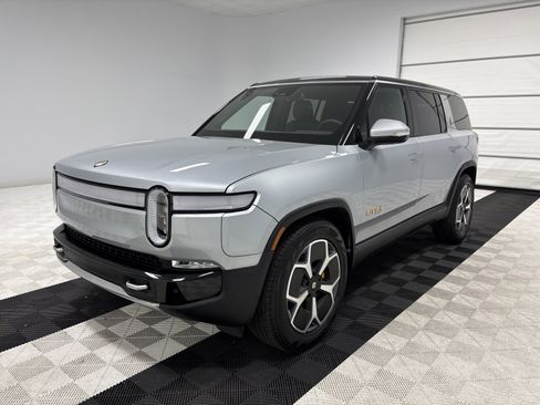 Used 2023 Rivian R1S Adventure image 1