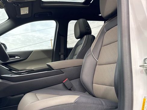 New 2026 Chevrolet Equinox LT w/ Convenience Package II FWD image 25