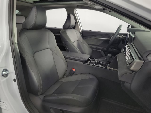 Used 2025 Toyota Camry XLE w/ Premium Plus Package FWD image 15