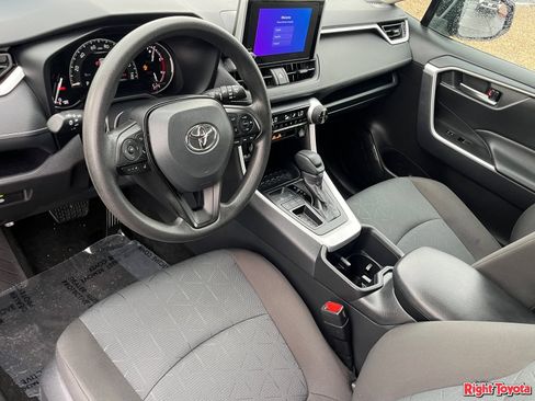 Certified 2025 Toyota RAV4 XLE FWD image 20
