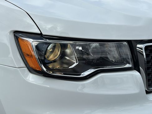 Used 2021 Jeep Grand Cherokee Limited image 9