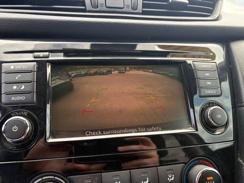 Used 2019 Nissan Rogue S FWD image 5
