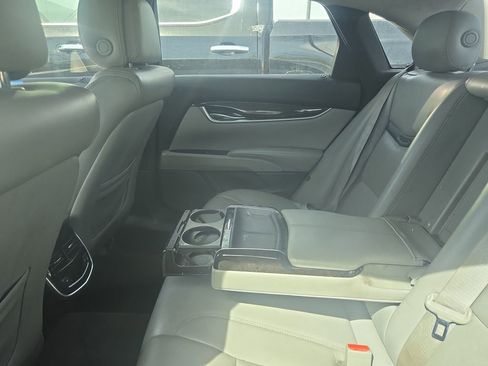 Used 2014 Cadillac XTS Luxury FWD image 7