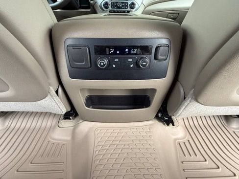 Used 2015 GMC Yukon XL SLT RWD image 20