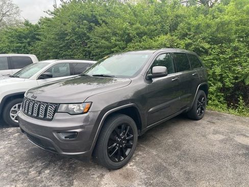 Used 2019 Jeep Grand Cherokee Altitude AWD/4WD image 1