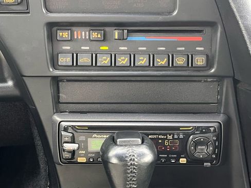 Used 1992 Chevrolet Corvette Coupe RWD image 18