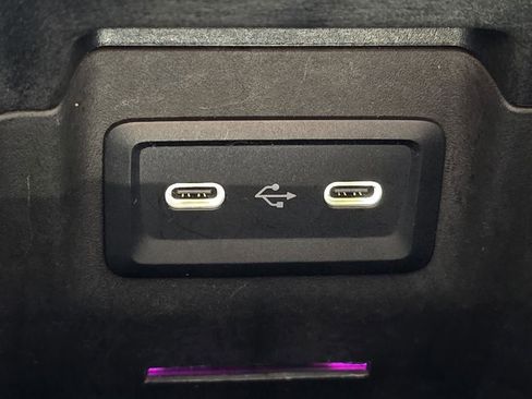 Used 2024 Mercedes-Benz GLC 300 image 22