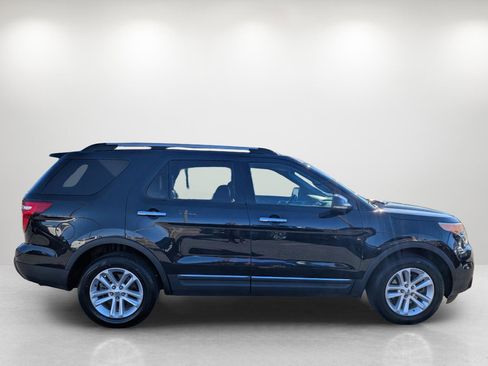 Used 2011 Ford Explorer XLT w/ 202A Rapid Spec Order Code image 4