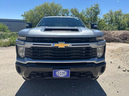 Used 2024 Chevrolet Silverado 2500 Custom w/ Custom Convenience Package AWD/4WD image 3