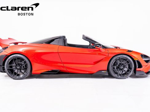 Used 2022 McLaren 765LT image 8