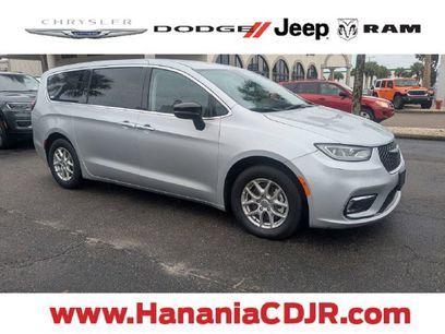 Used 2024 Chrysler Pacifica Touring-L