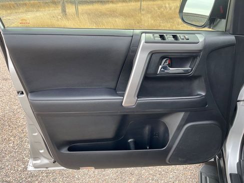 Used 2020 Toyota 4Runner SR5 image 9