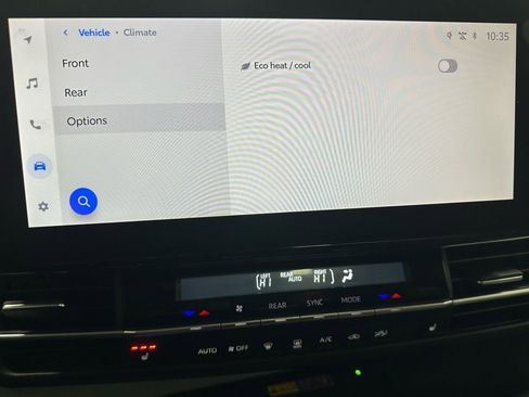 Used 2025 Toyota Sienna XLE image 33