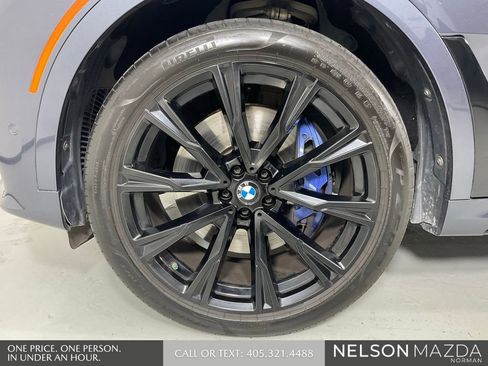 Used 2022 BMW X7 M50i w/ Luxury Seating Package AWD/4WD image 10