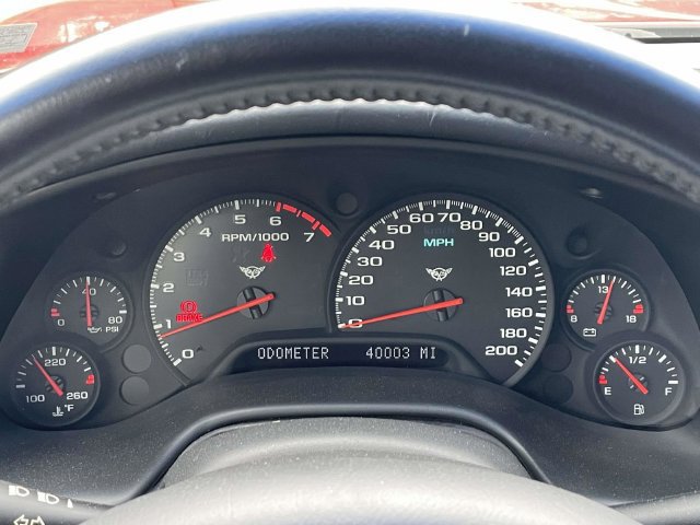 Used 2004 Chevrolet Corvette Coupe w/ Preferred Equipment Group RWD image 28