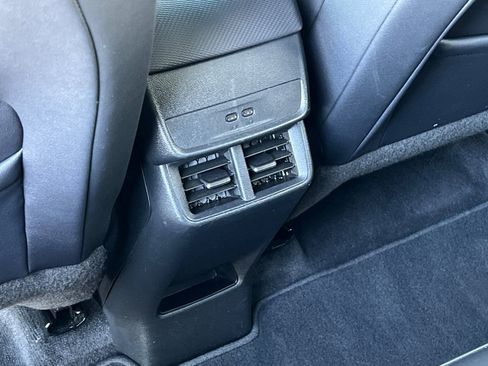 Used 2025 Chevrolet Equinox LT w/ Convenience Package II image 40