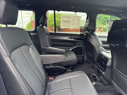 New 2026 Jeep Grand Wagoneer Limited AWD/4WD image 11