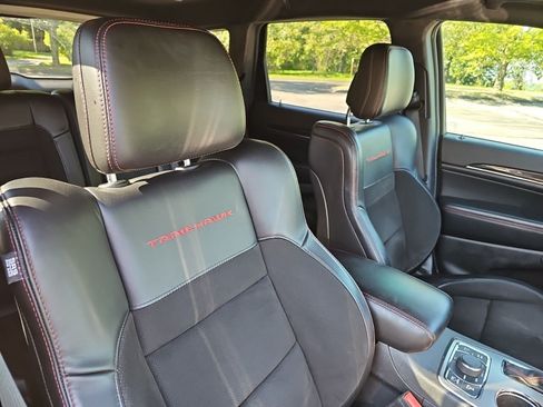 Used 2019 Jeep Grand Cherokee Trailhawk AWD/4WD image 11
