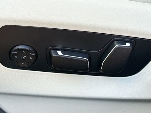 New 2026 BMW 530i w/ Convenience Package image 26