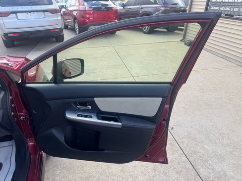 Used 2016 Subaru Crosstrek 2.0i Premium w/ Moonroof Package image 17