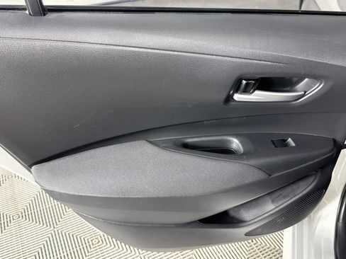 Used 2020 Toyota Corolla LE FWD image 23