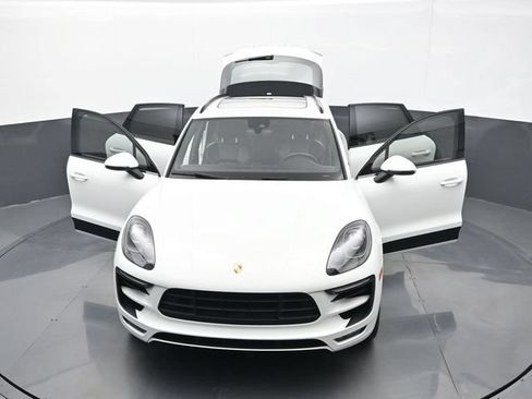 Certified 2018 Porsche Macan GTS AWD/4WD image 31