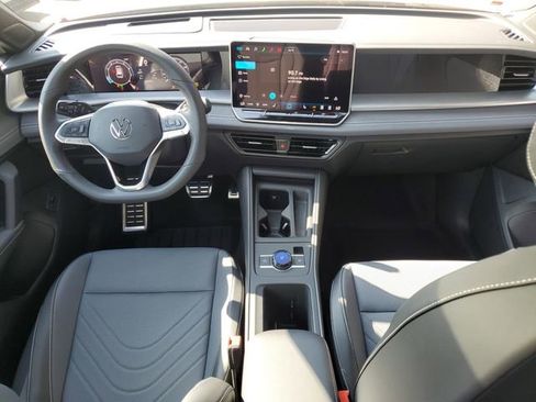 New 2026 Volkswagen Tiguan SE R-Line image 15