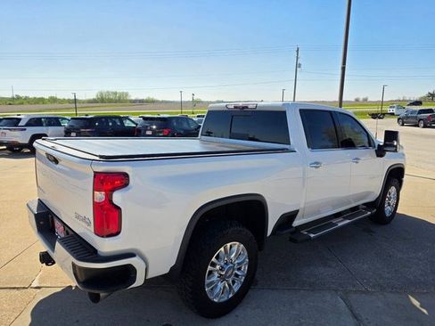 Used 2021 Chevrolet Silverado 2500 High Country w/ Technology Package AWD/4WD image 8