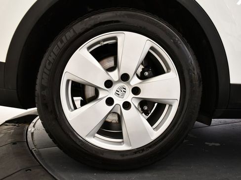 Used 2023 Porsche Cayenne image 17