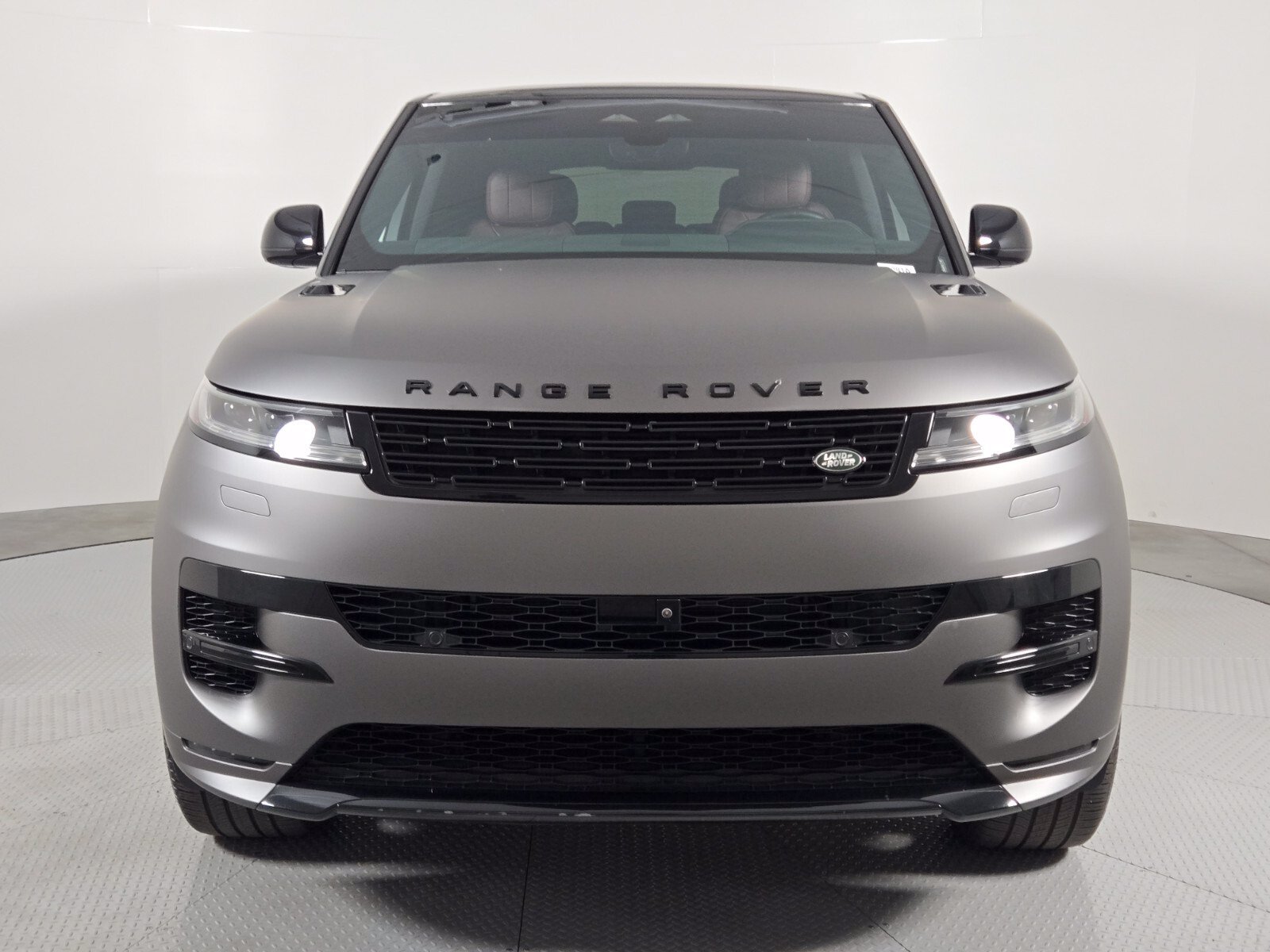 Used 2025 Land Rover Range Rover Sport Dynamic SE AWD/4WD image 8