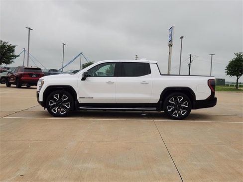 New 2025 GMC Sierra EV Denali image 4